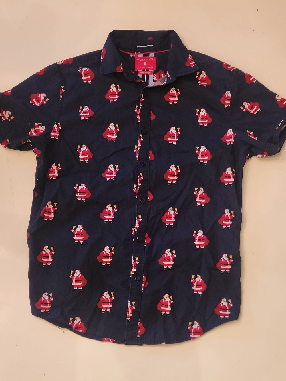 Denim & Flower Santa Christmas Short Sleeve Button Down Size Small